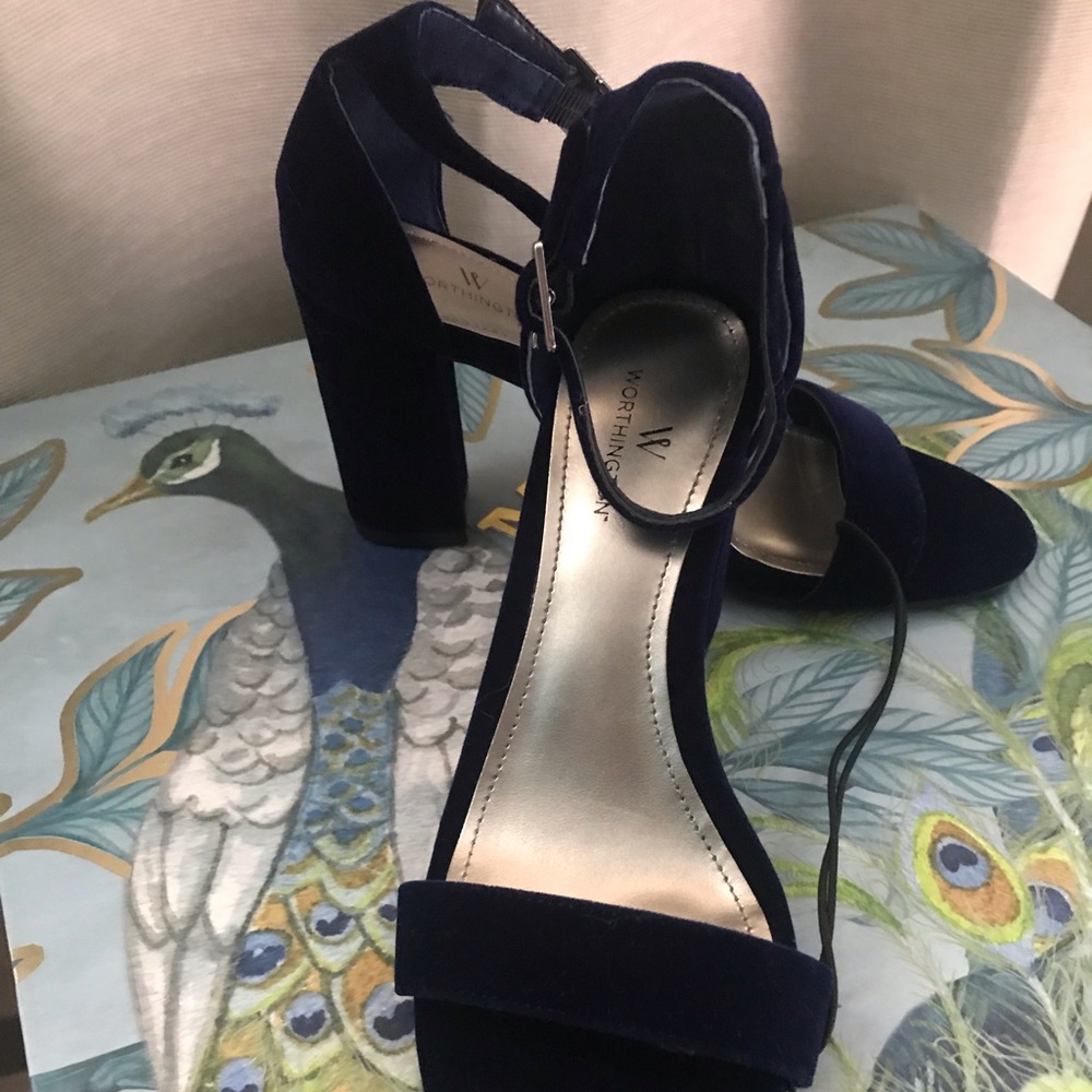 Heels - Picture 2 of 3